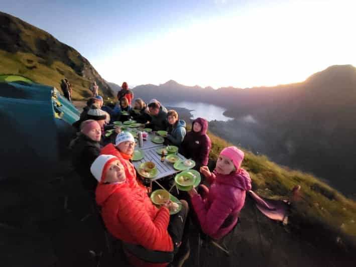 mount-rinjani-3d-2n-summit-lake