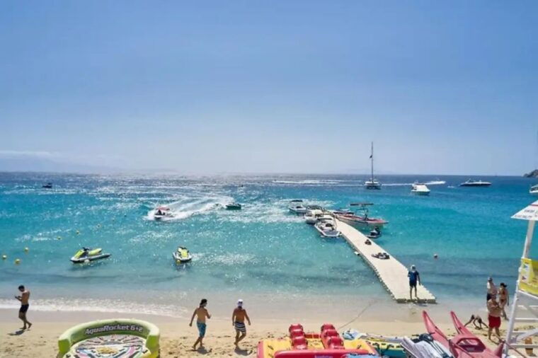 mykonos-beach-escape-and-free-time-in-mykonos-town