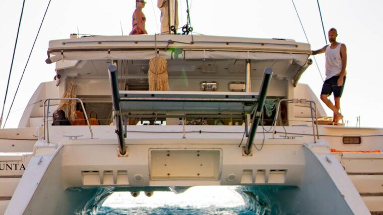 mykonos-boho-experience-catamaran-cruise