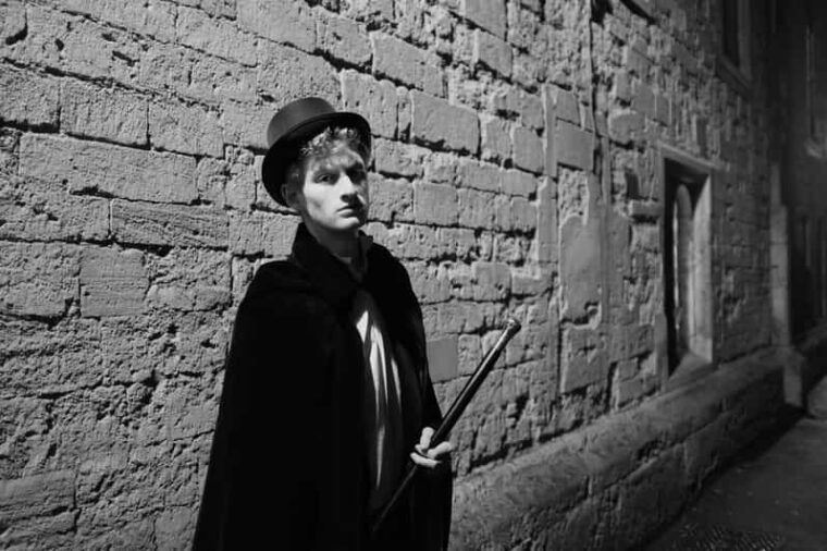 new-oxford-costumed-ghost-tour-in-character