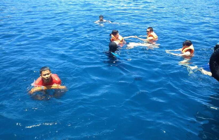 nha-trang-island-hopping-boat-tour-with-snorkeling-lunch-2