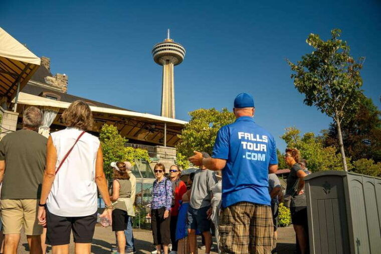 niagara-falls-tour-boat-cruise-behind-the-falls-skylon-2