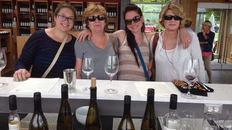 niagara-on-the-lake-wine-tour-with-tastings-and-lunch