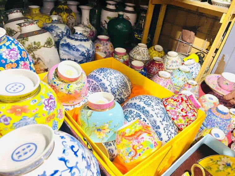 night-market-haggling-adventure-with-an-english-guide