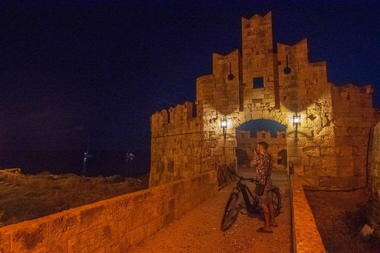 night-rhodes-old-town-gastro-e-bike-tour-with-drink-meze
