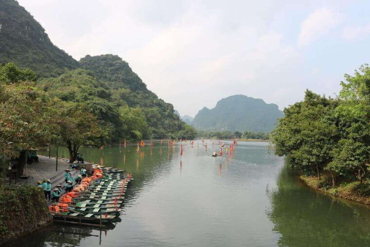 ninh-binh-luxury-tour-hoa-lu-mua-hike-tam-coc-boat