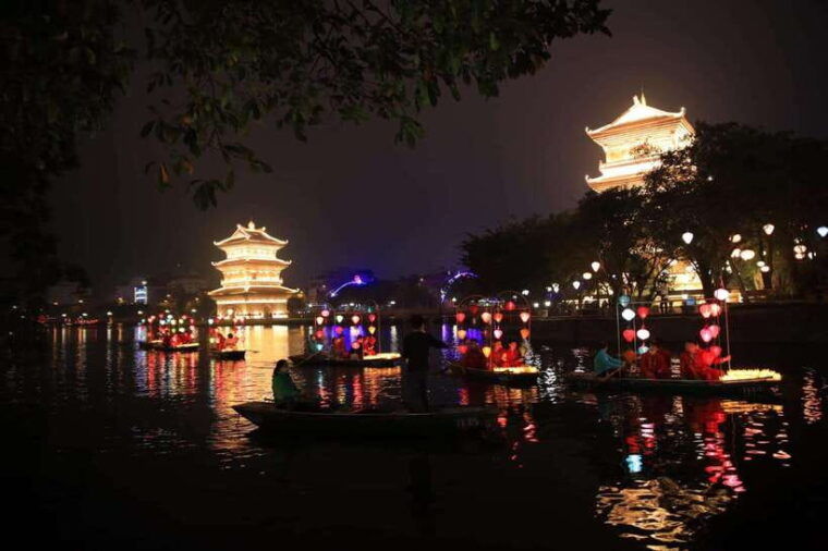 ninh-binh-pick-up-sunset-by-motorbike-hoa-lu-ancient-town