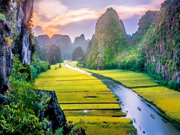 ninh-binh-tour-to-hoa-lu-tam-coc-boat-buffet-cycling