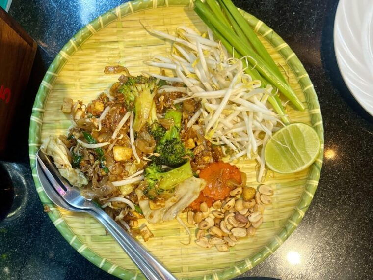 no-diet-club-local-food-tour-in-bangkok-with-many-tastings