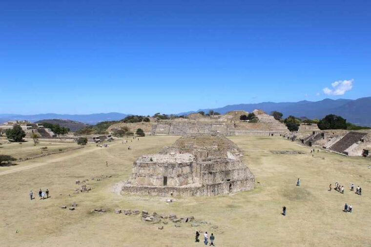 oaxaca-full-day-guided-tour-on-the-monte-alban-route