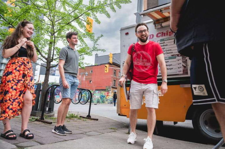 ottawa-ultimate-poutine-tour-dining-experience
