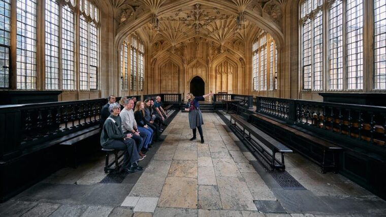 oxford-official-university-walking-tour-with-expert-guide
