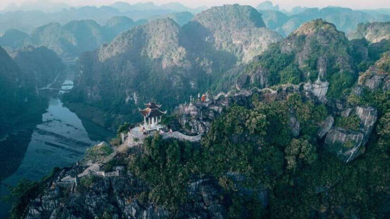 package-7d6n-ninh-binh-sapa-ha-giang-loop-easy-rider