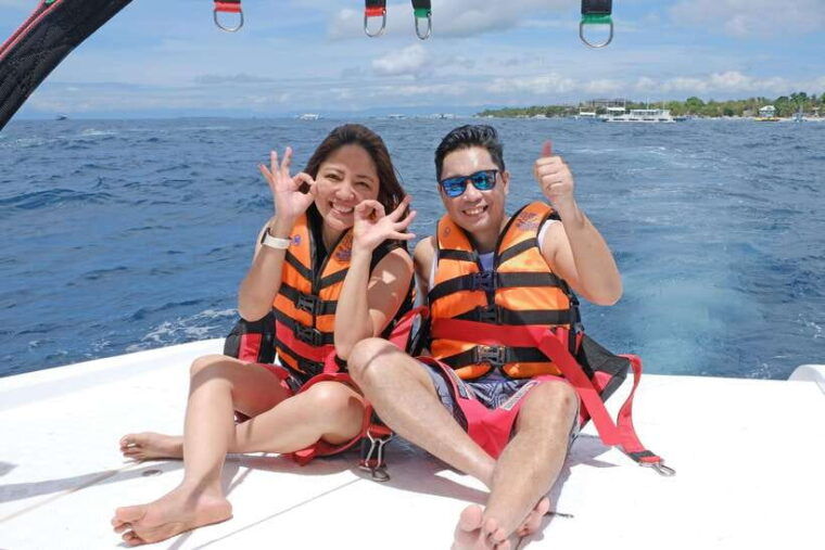 panglao-solo-or-tandem-parasailing-experience-near-alona
