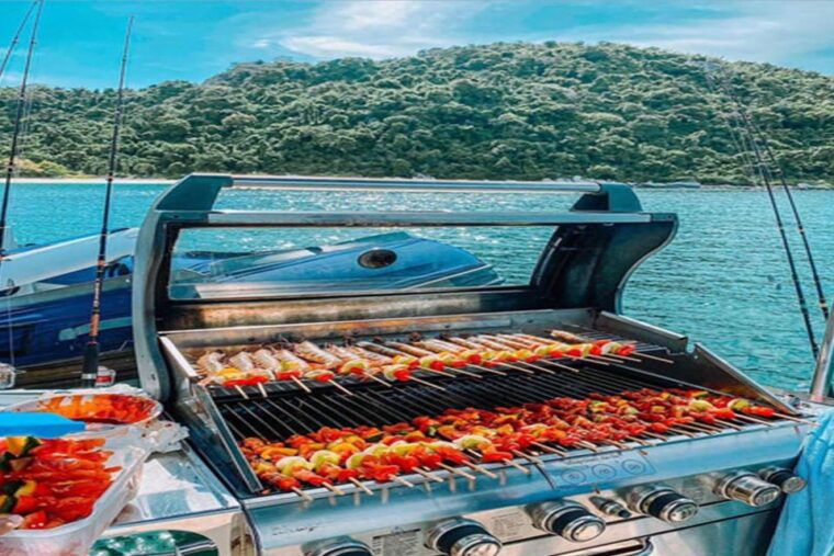 pattaya-3-islands-catamaran-tour-with-buffet-lunch