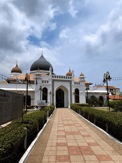 penang-georgetown-foodie-walking-tour-with-a-cocktail