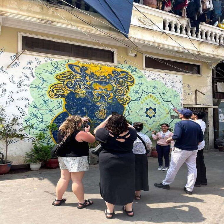 phnom-penh-food-street-art-half-day-tour-by-tuk-tuk
