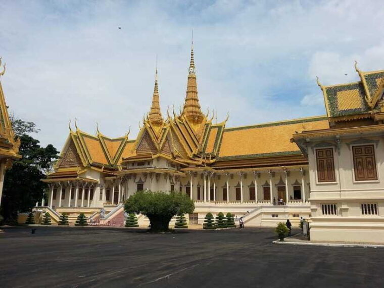 phnom-penh-full-day-city-tour-with-experienced-tour-guide