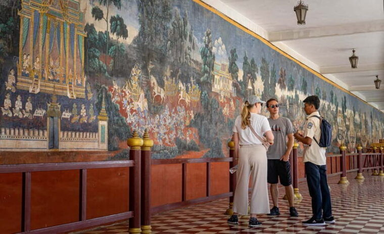 phnom-penh-historical-sites-tour-by-tuk-tuk