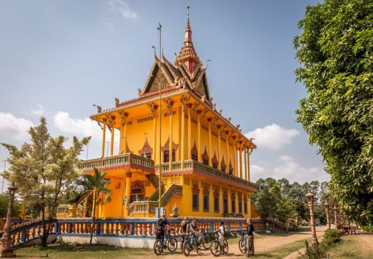 phnom-penh-mekong-islands-silk-islands-guided-bike-tour