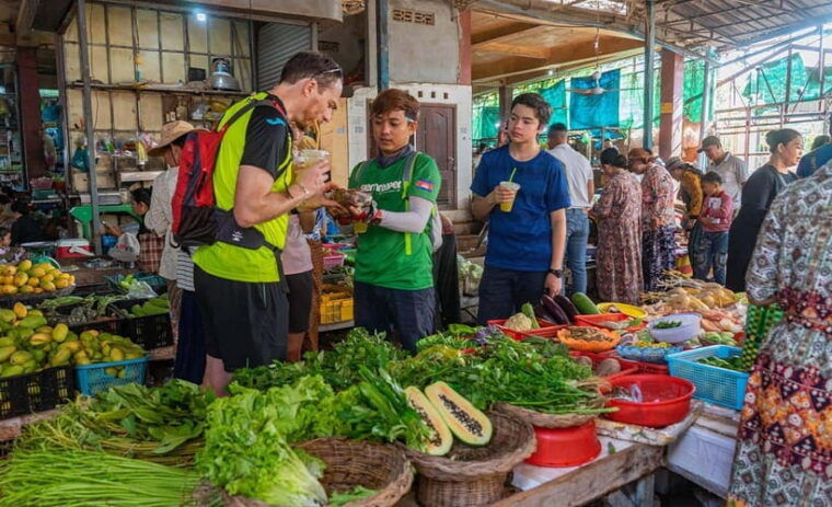 phnom-penh-morning-foodie-market-tour-by-tuk-tuk
