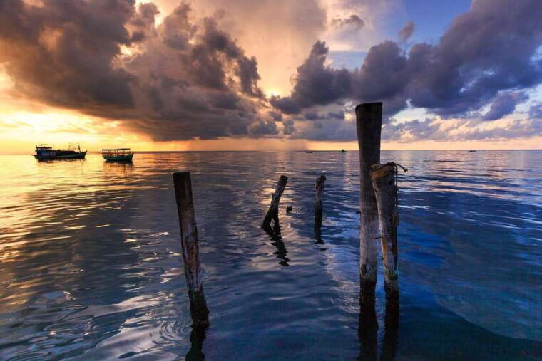 phu-quoc-night-squid-fishing-experience