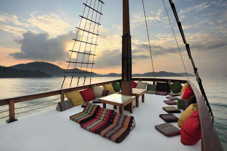 phuket-combined-sun-sunset-with-snorkelling-and-swimming