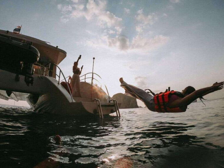 phuket-james-bond-island-canoeing-sunset-yacht-dinner