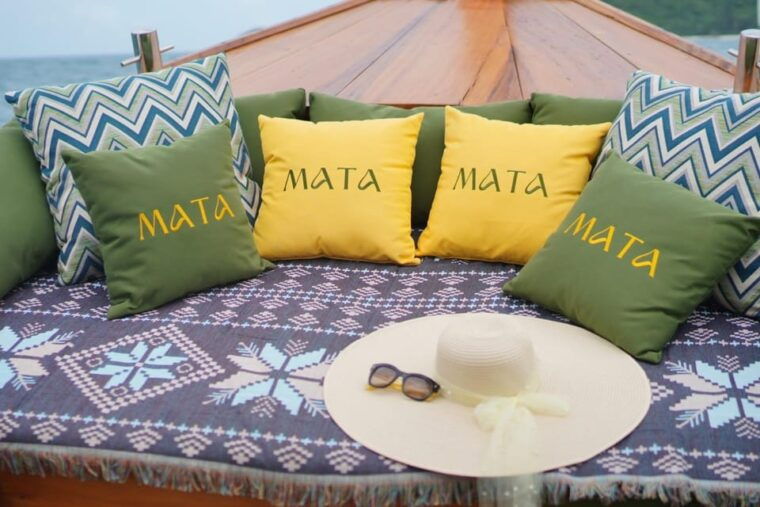 phuket-private-full-day-luxury-long-tail-boat
