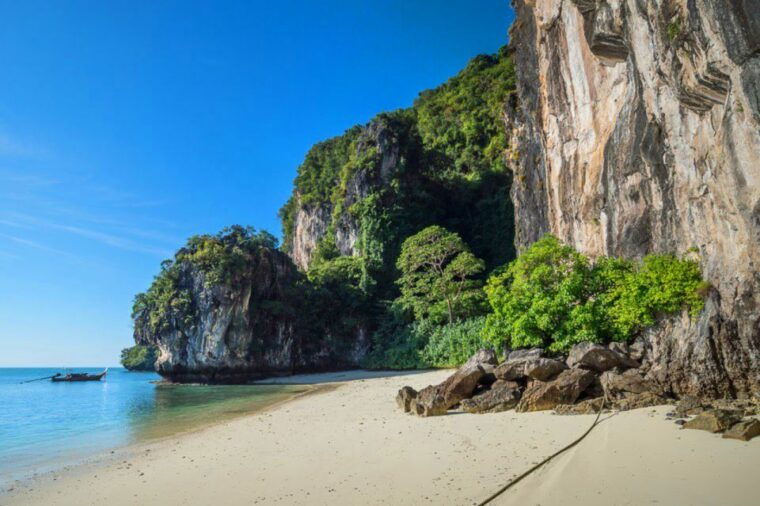 phuket-private-hong-island-speedboat-charter-tour