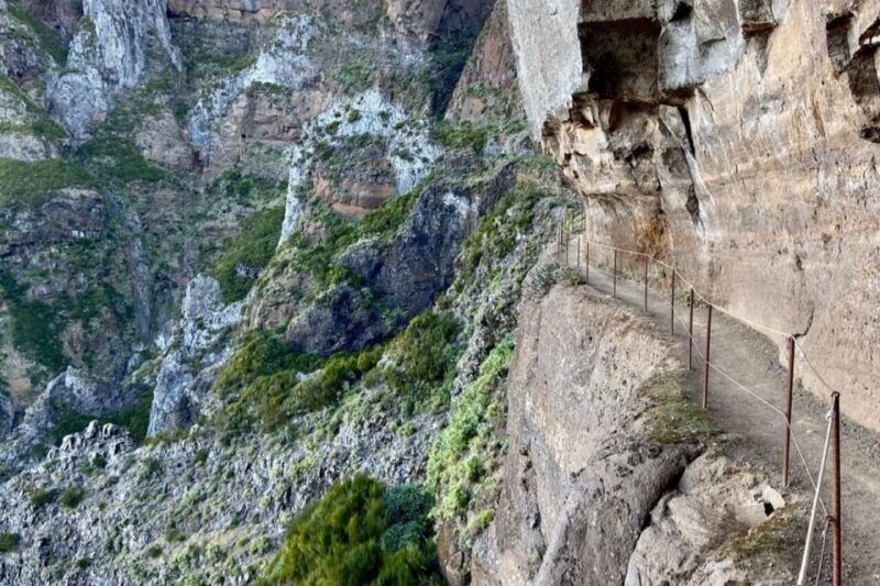 pico-do-arieiro-pico-ruivo-sunrise-or-morning-hike-transfers
