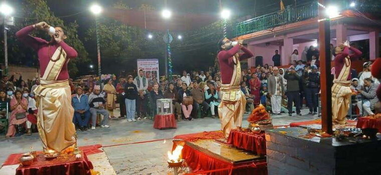 pokhara-aarati-ceremony-at-tal-barahi-temple-with-guide