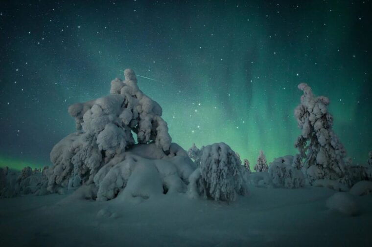 polar-night-snowshoe-trek