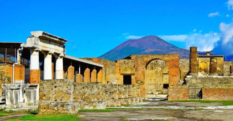 pompeii-herculaneum-tour-with-an-archeologist