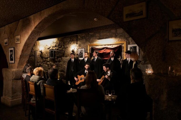 porto-intimate-fado-concert-in-a-traditional-tavern