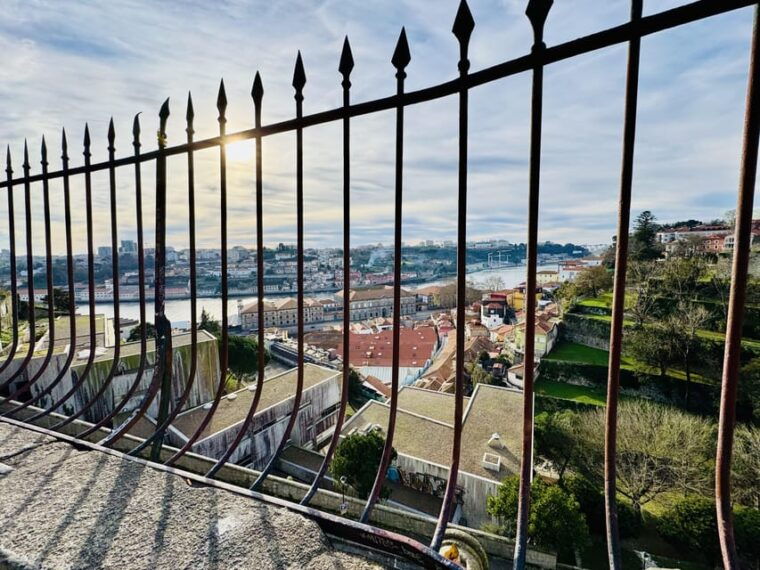 porto-old-town-walking-tour-small-groups-2