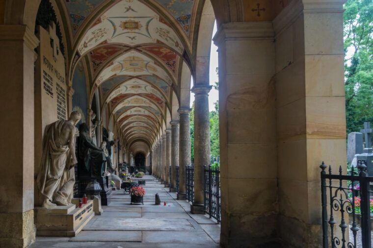 prague-2-5-hour-vysehrad-castle-with-gorlice-tickets