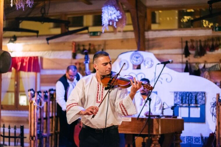 prague-evening-folklore-garden-party-with-traditional-menu
