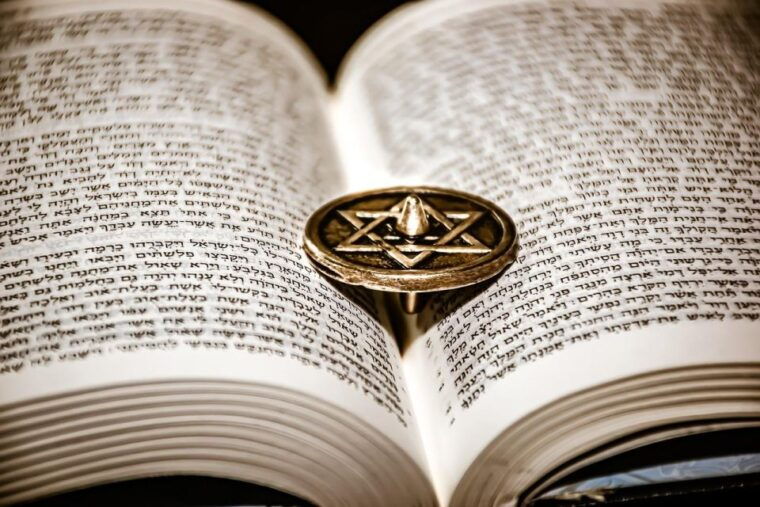 prague-guided-tour-inside-the-jewish-cemetery-synagogues