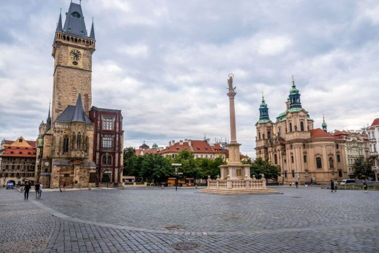 prague-old-town-and-jewish-quarter-guided-walking-tour-2