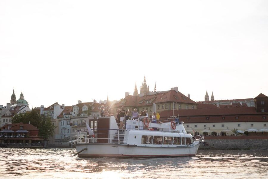 prague-private-beer-boat-cruise-with-unlimited-beer