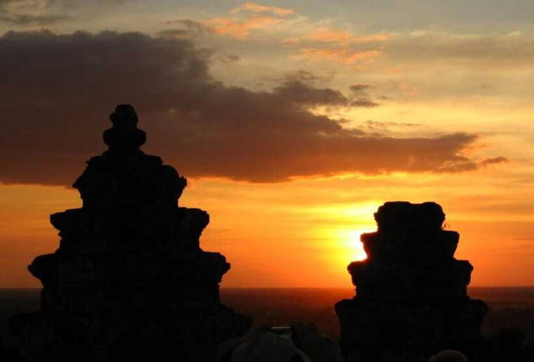private-angkor-wat-sunset-tour