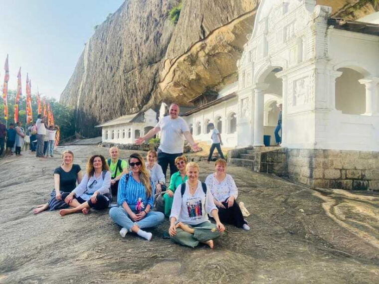 private-kandy-to-sigiriya-and-minneriya-safari-day-tour