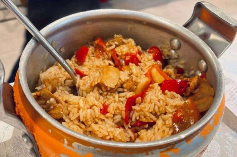 private-shichahai-hutong-dinner-and-beer-walking-tour