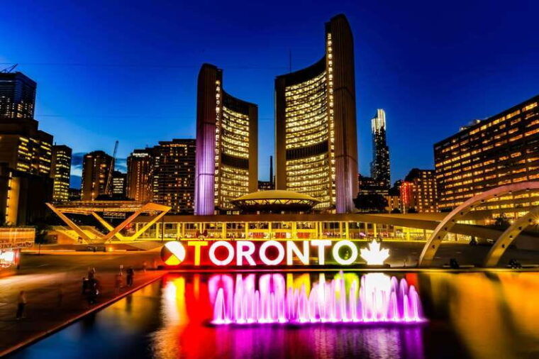 private-street-art-tour-in-toronto