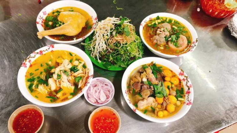 private-tour-5-6-food-tastings-at-buon-ma-thuot-market