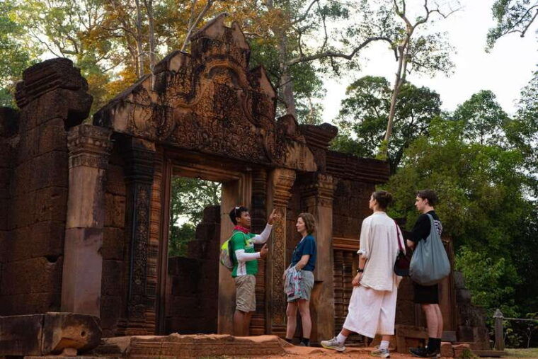 private-tour-phnom-kulen-waterfall-banteay-srie-with-lunch