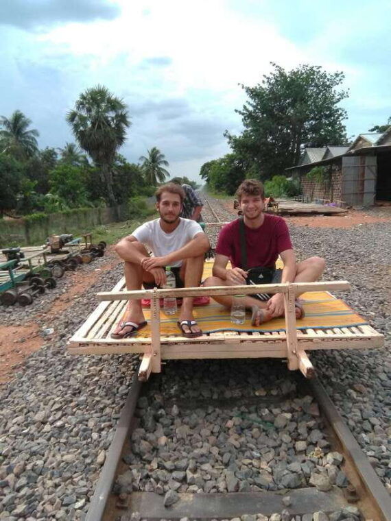 private-tour-through-battambang-local-area-and-landmark