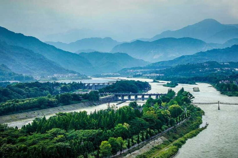 private-tour-to-dujiangyan-and-qingcheng-mountain