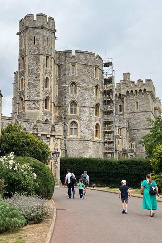 private-trip-to-windsor-castle-and-stonehenge